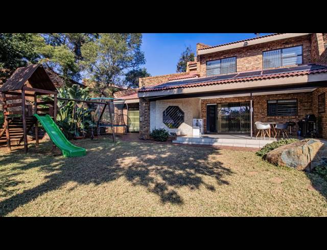 4 BEDROOM FREESTANDING FOR SALE IN BASSONIA